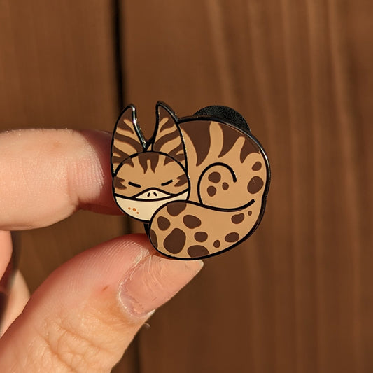 Brown Curled Up Cat Pin