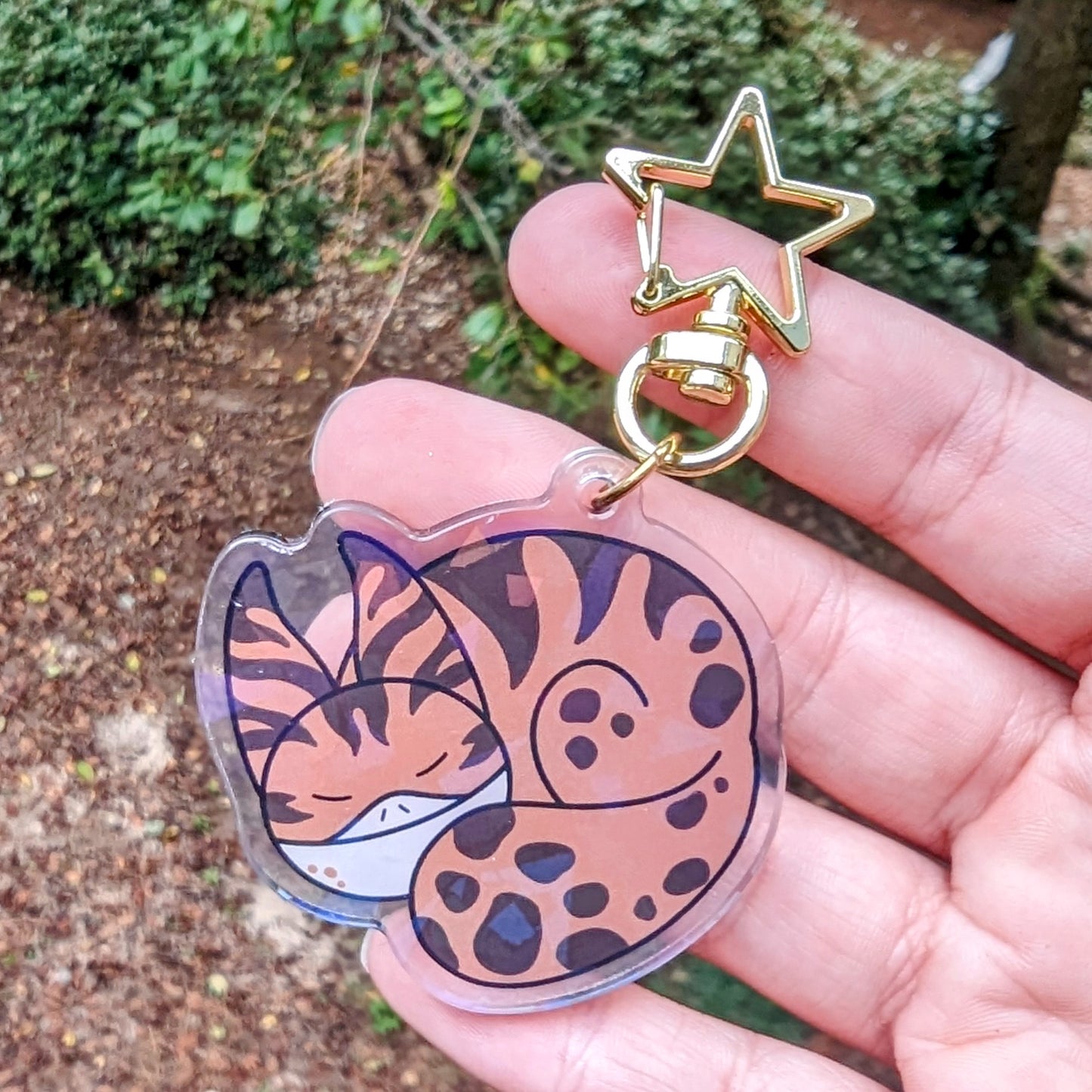 Curled Cat Acrylic Keychain Hanspins 