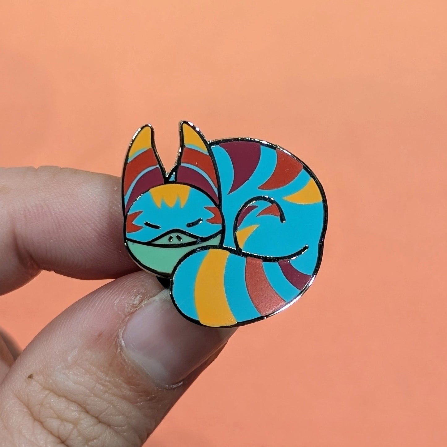 LE 50 Curled Up Cat Pin