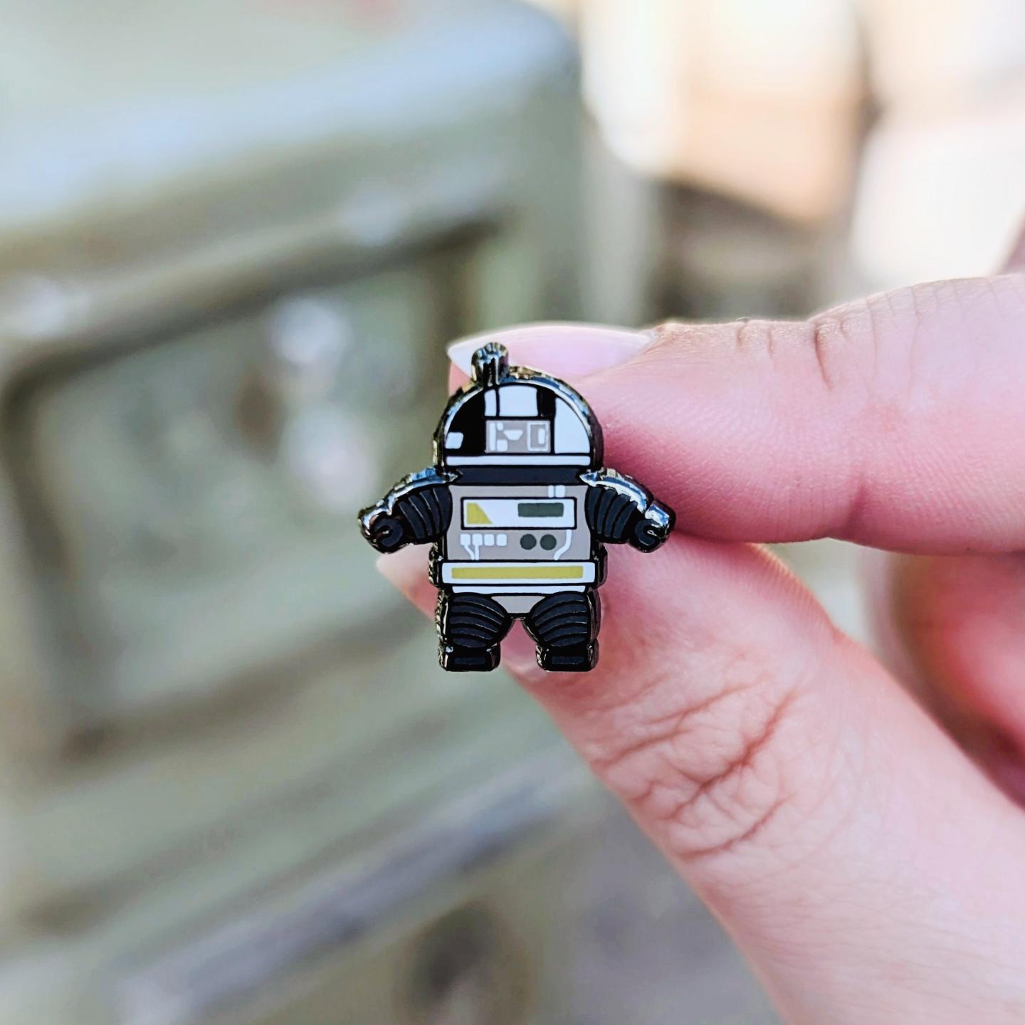 Mini Clink Robot Pin